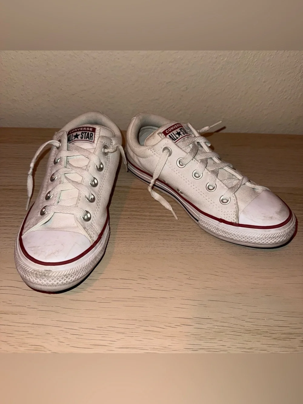 Converse Kids White Low Top Sneakers Youth Size 2
